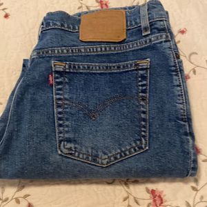 Levi jeans in excellent condition no issues sz 14 medium 512 slim fit tapper leg